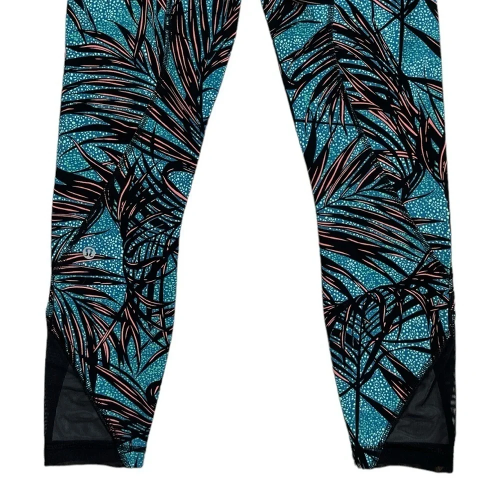 Lululemon Inspire Tight II size 6 in Palm Lace Tofino Teal Multi